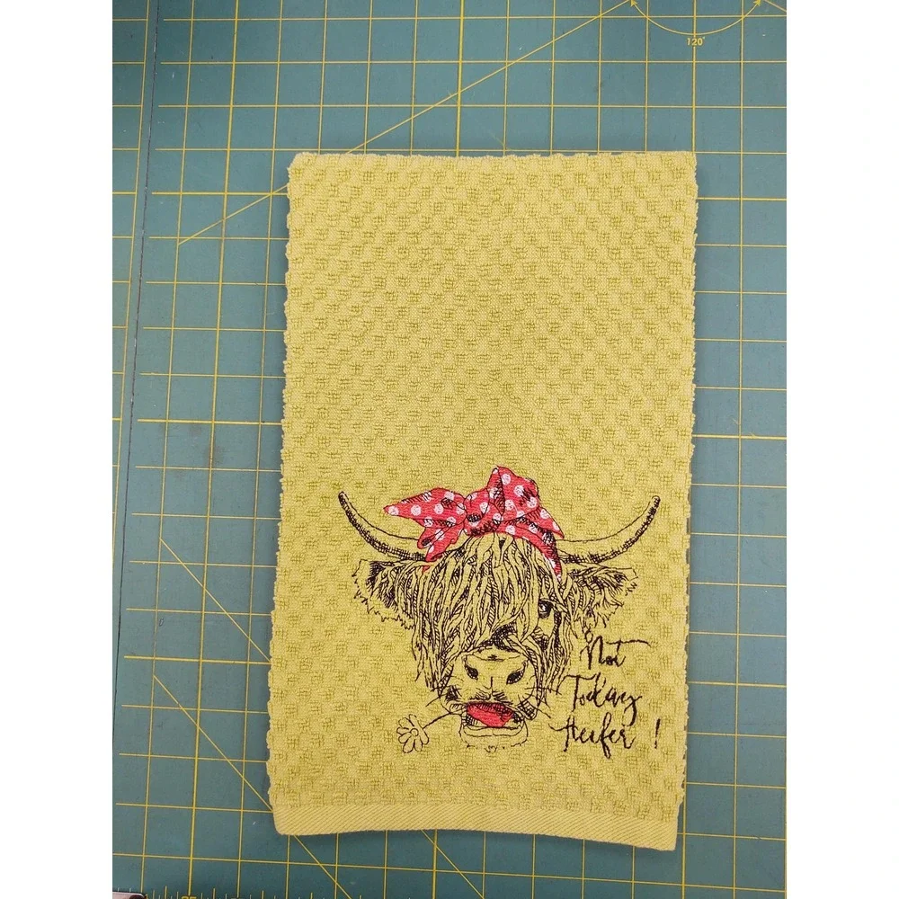 HIGHLAND COW With Red Headband Kitchen Bath Hand Bar Towel Great Gift!